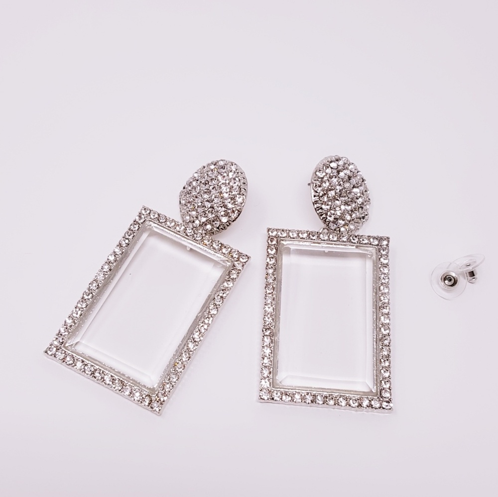 Fabulous Silver Rhinestone Earrings - Picture 4 of 8